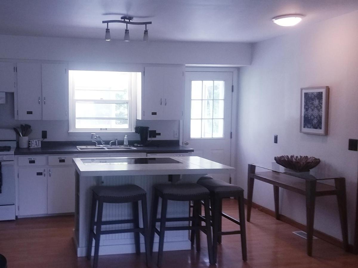 Cabool Cottage 外观 照片